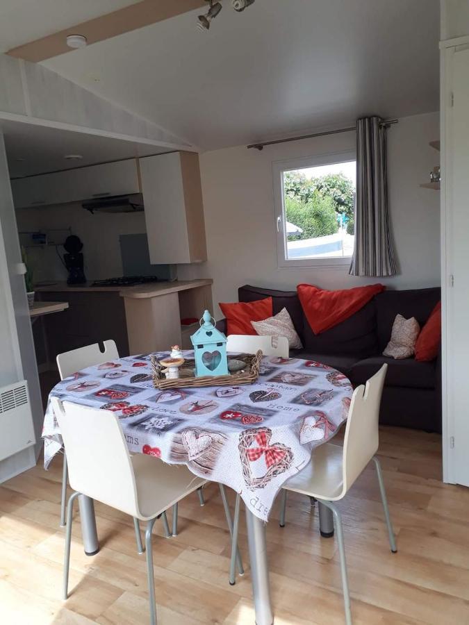 Luxueuze stacaravan 4pers met terras en tuintje Bredene  Buitenkant foto