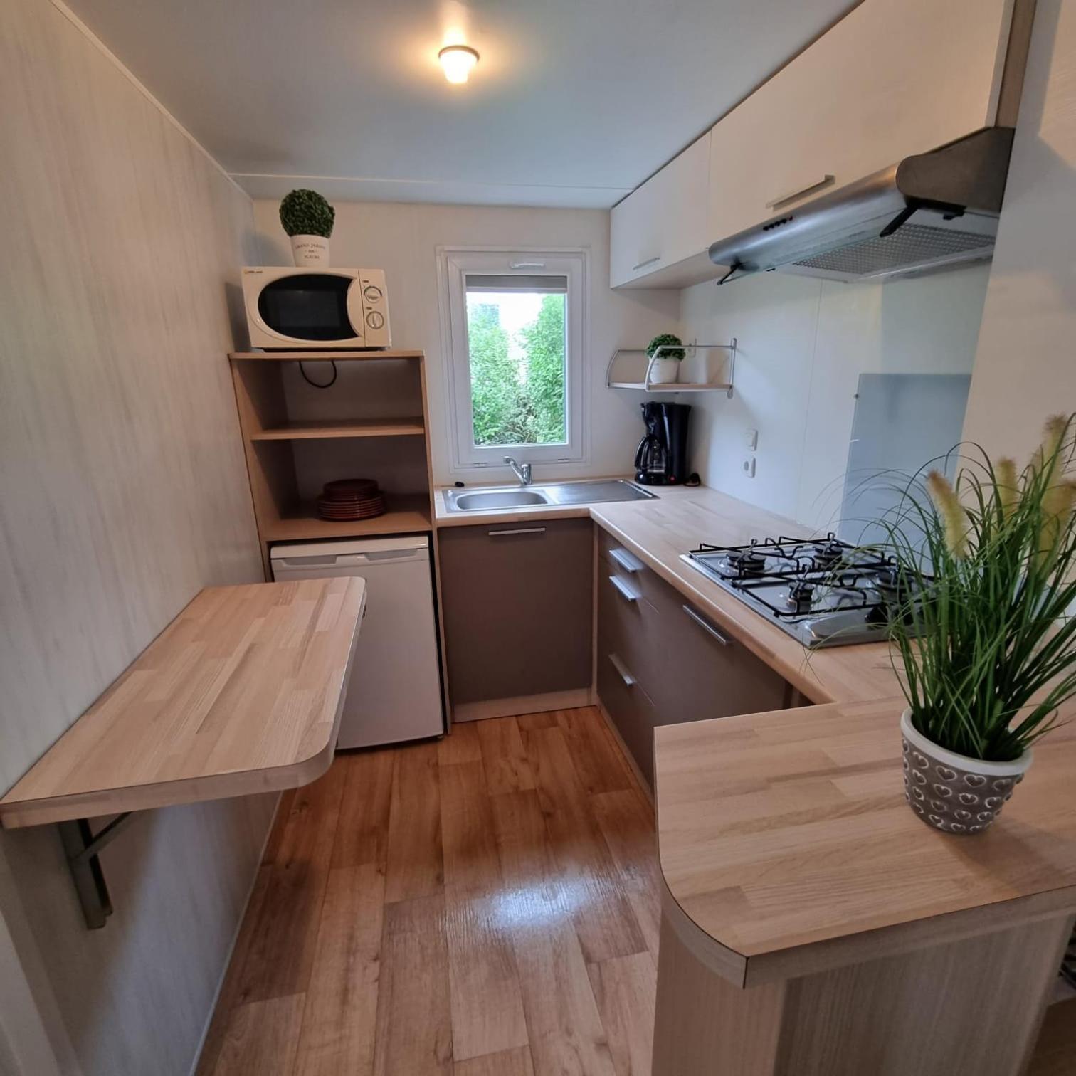 Luxueuze stacaravan 4pers met terras en tuintje Bredene  Buitenkant foto